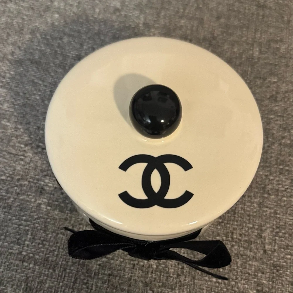 Chanel jewelry holder with Black Ribbon ❗️LAST FEW❗️ will NOT restock❗️ - Picture 7 of 7